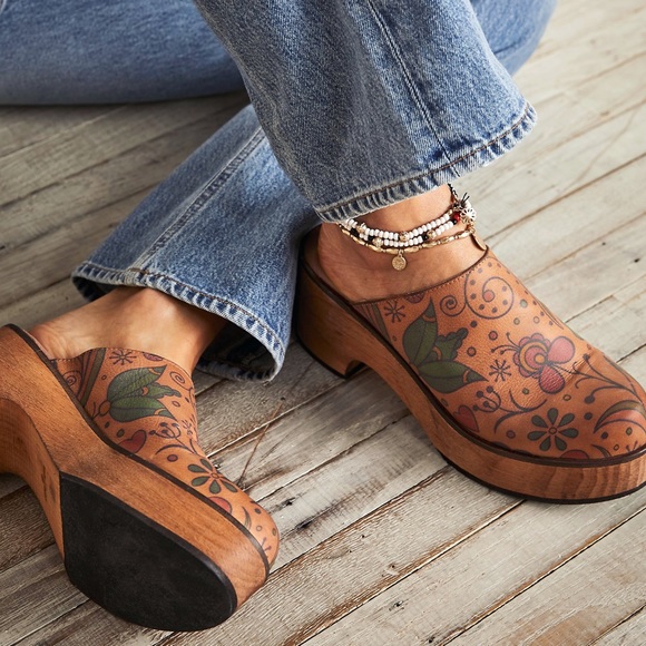 Free People Shoes - Free People Patsy Brown Floral Leather Clogs